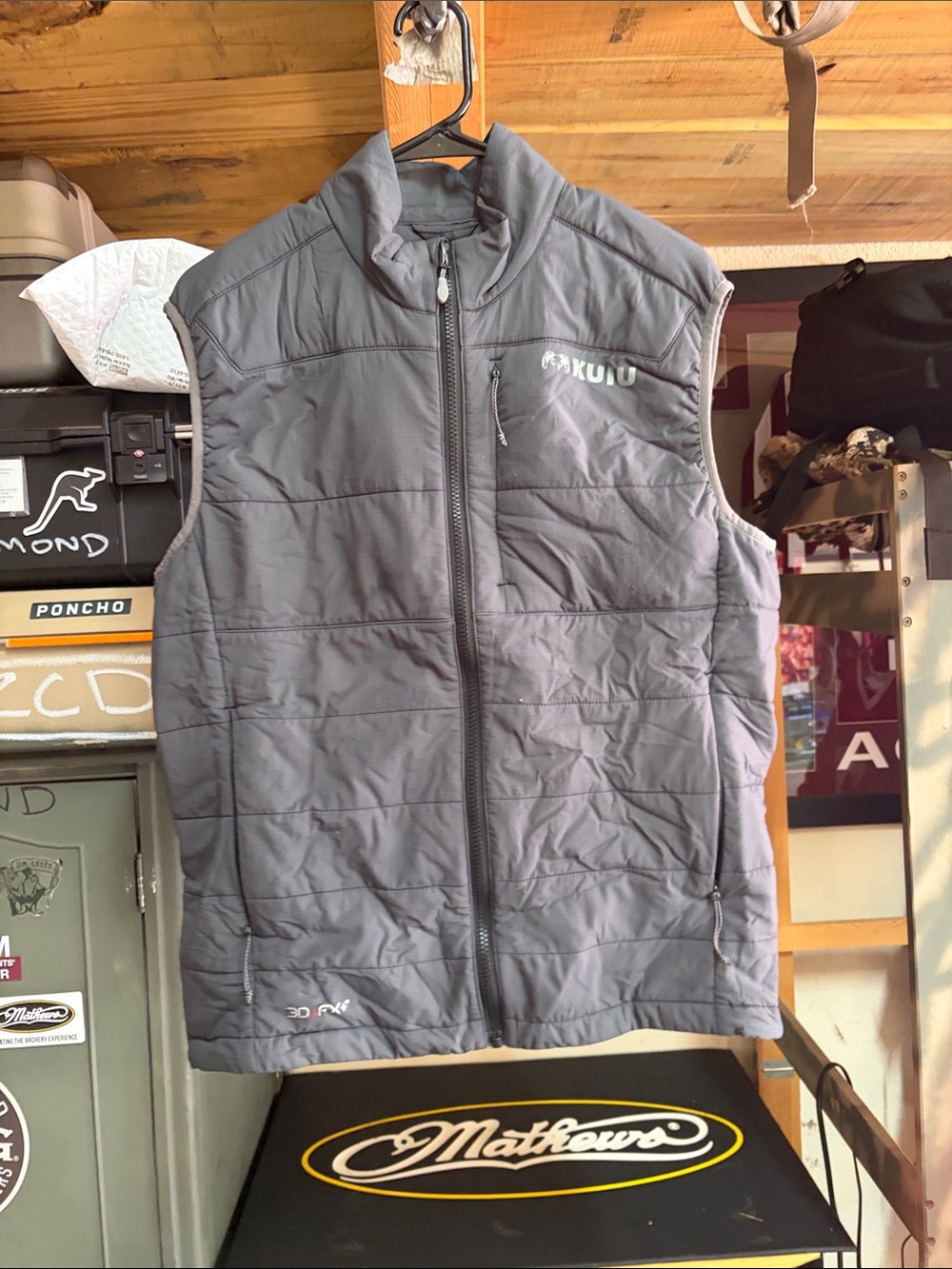 KUIU Men's Quilted Insulated Vest - Gray